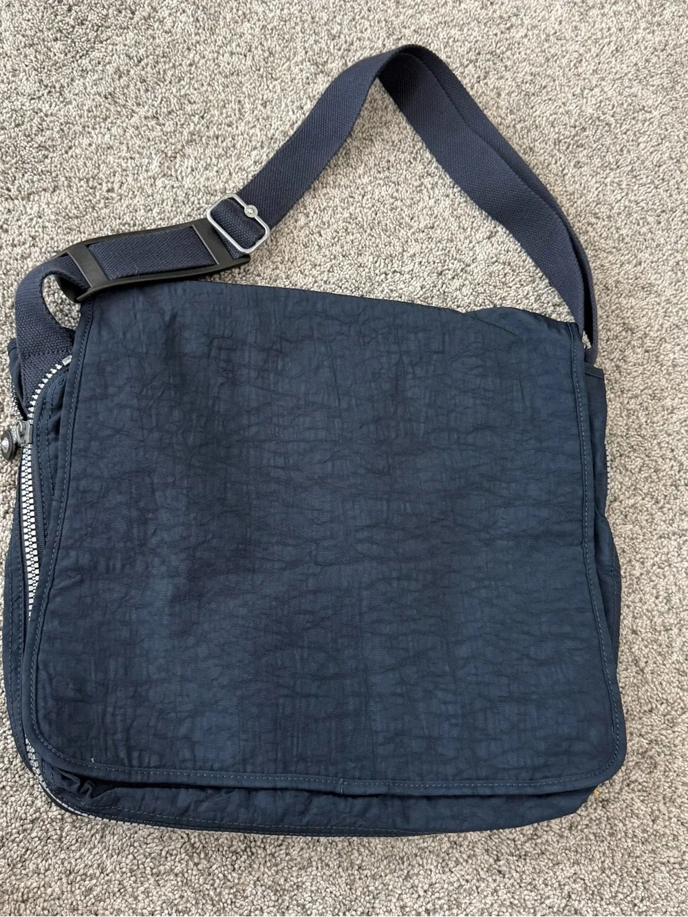 Kipling compact navy
